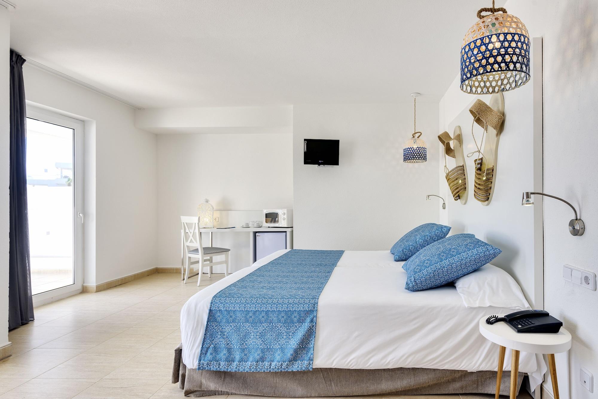Aparthotel Tropic Garden Санта Еулалия дел Рио Екстериор снимка