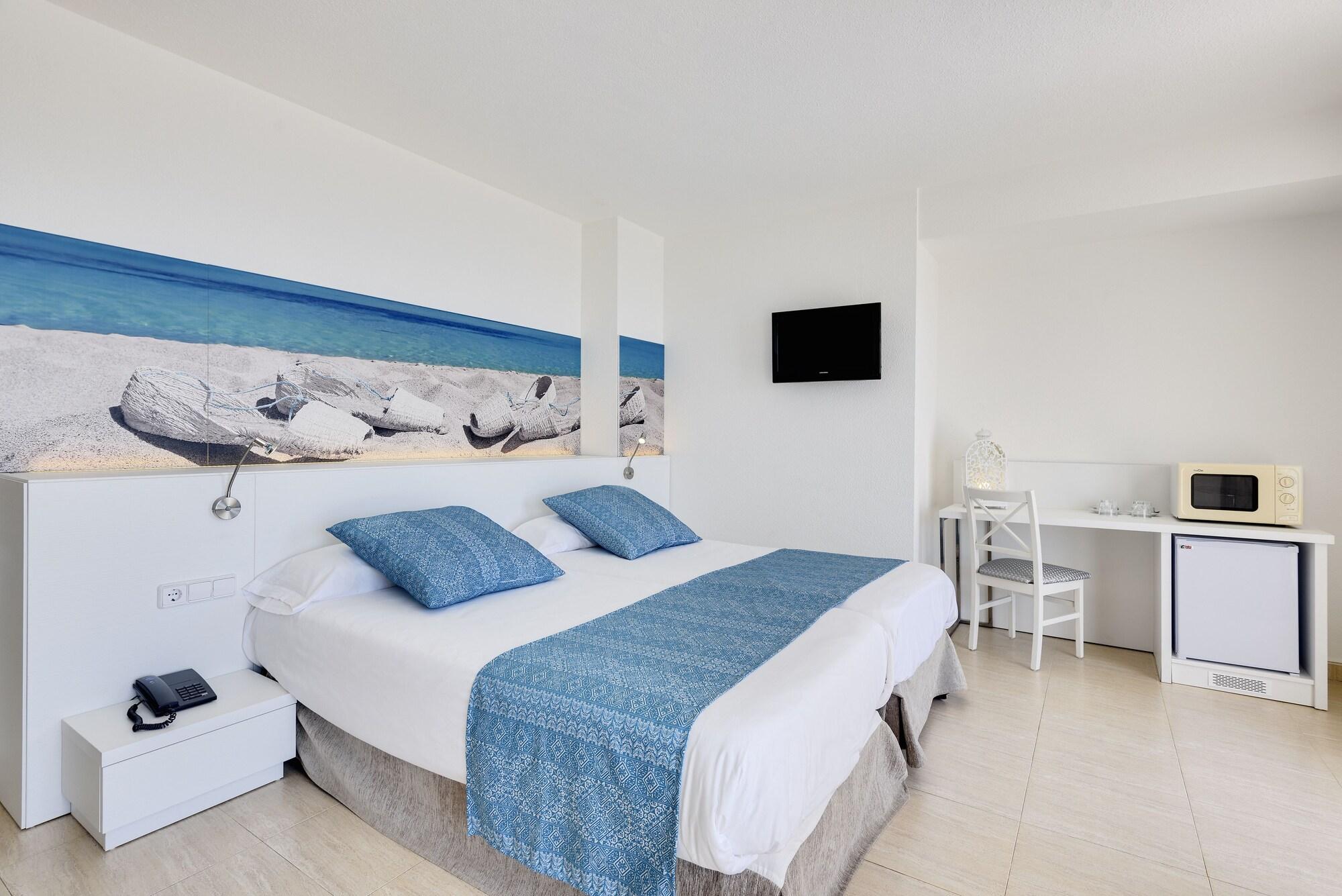 Aparthotel Tropic Garden Санта Еулалия дел Рио Екстериор снимка