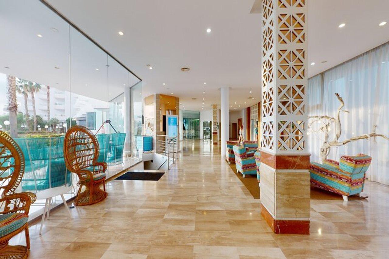 Aparthotel Tropic Garden Санта Еулалия дел Рио Екстериор снимка