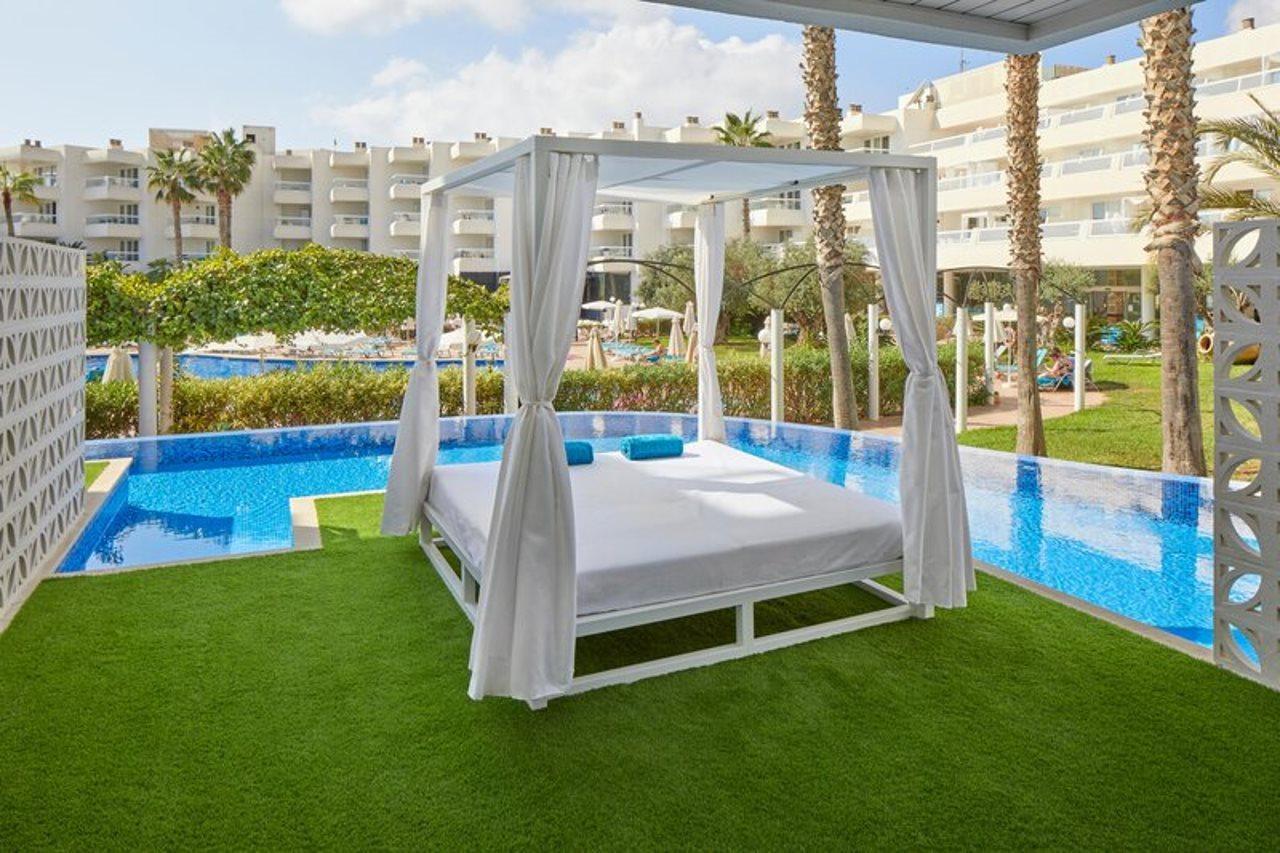 Aparthotel Tropic Garden Санта Еулалия дел Рио Екстериор снимка