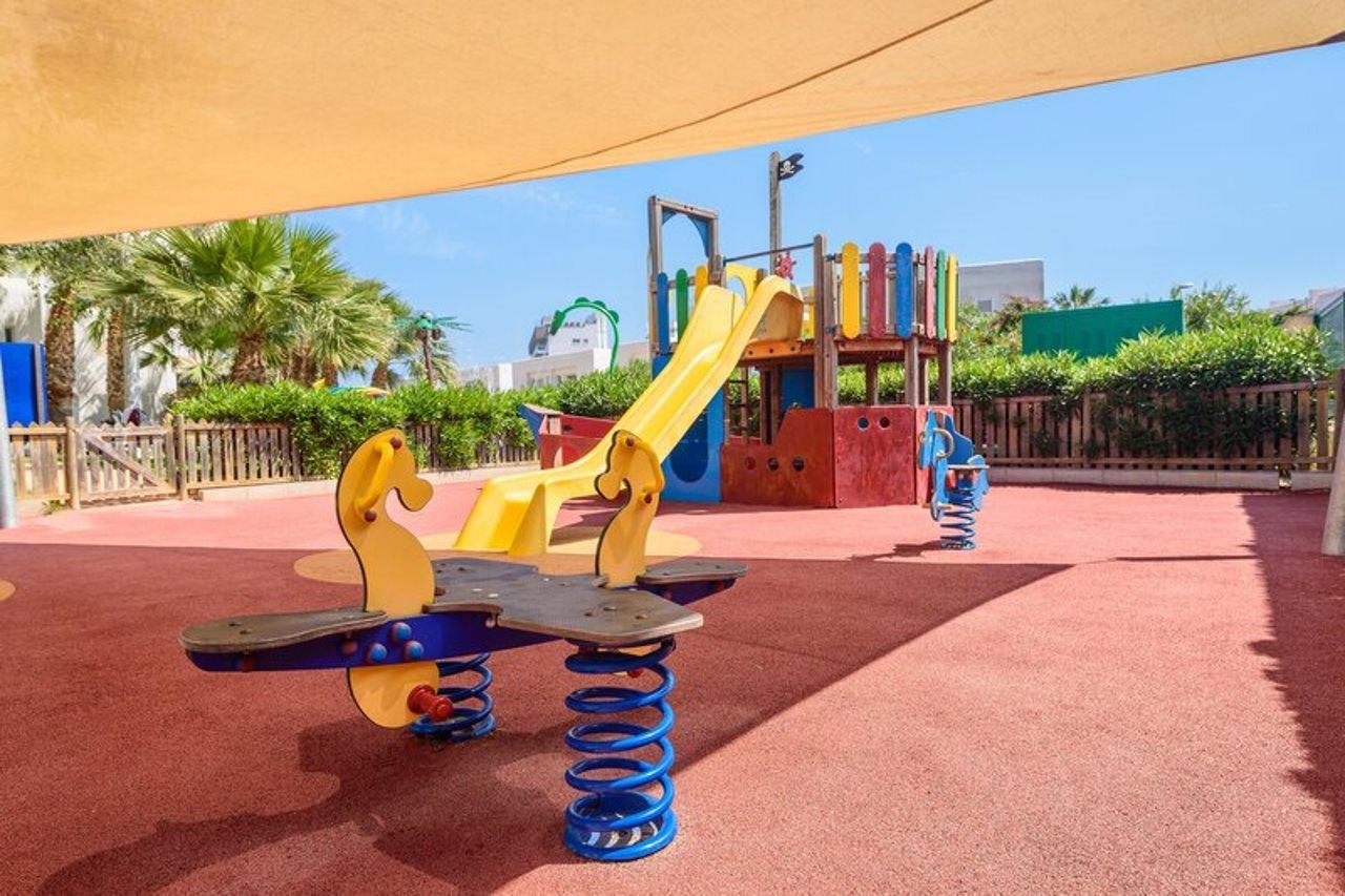 Aparthotel Tropic Garden Санта Еулалия дел Рио Екстериор снимка